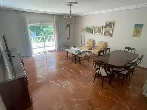 Piso en Ciudad Jardín-Zoco