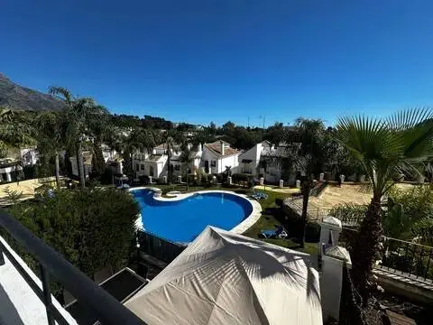 Piso en Los Naranjos-Las Brisas