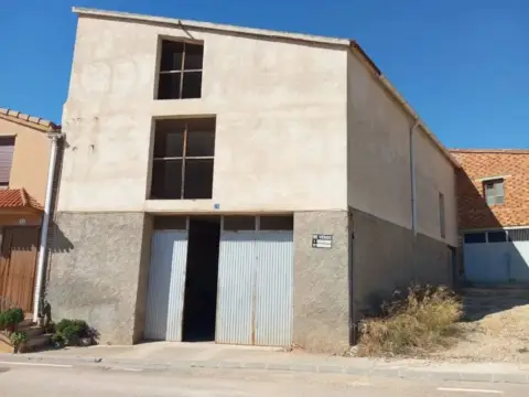Nave industrial en calle San Miguel