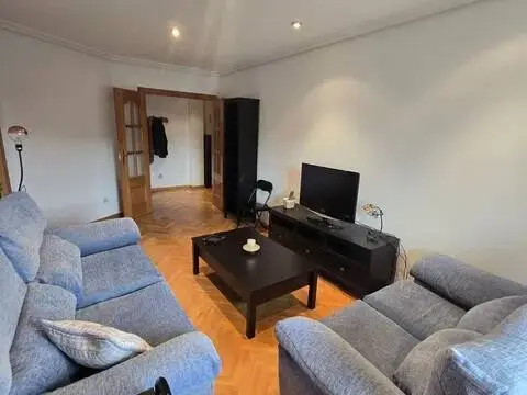 Piso en Naranjo-La Serna