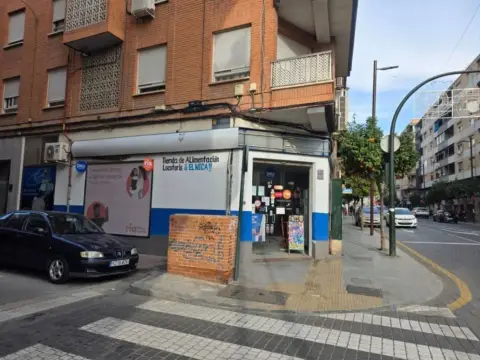 Local comercial en calle de García Alix