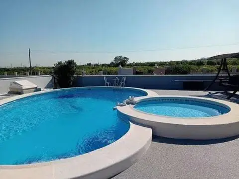 Chalet en Jacarilla