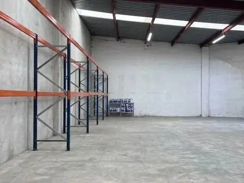 Nave industrial en Zona Avinguda Alemanya-Avinguda Itàlia