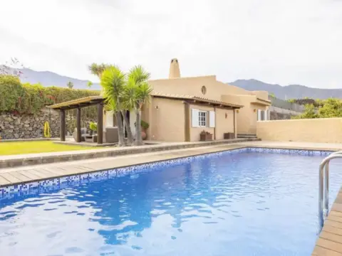 Chalet en calle Tf-28, 25