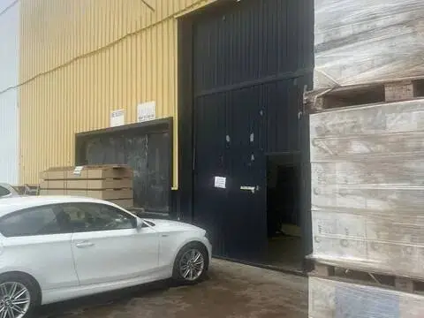 Nave industrial en Madrigal