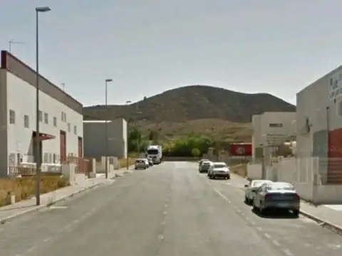 Nave industrial en El Fondó de les Neus - Hondón de las Nieves