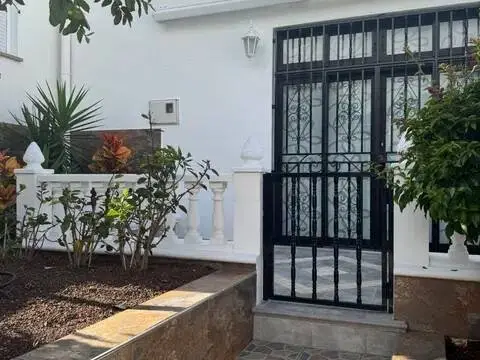 Casa adosada en Avenida de los Pueblos