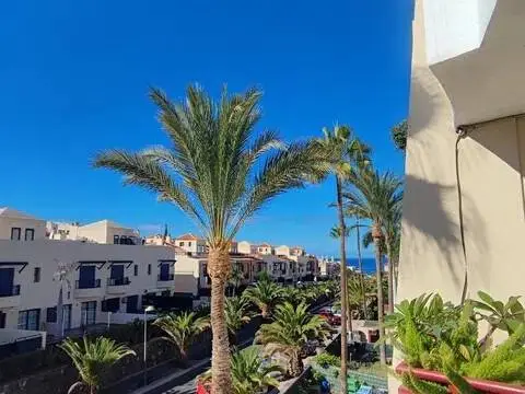 Piso en calle Av Falcones Los, , nº 3