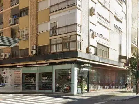 Local comercial en Avenida Ronda Norte
