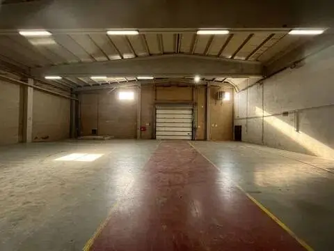 Nave industrial en Riudellots de la Selva