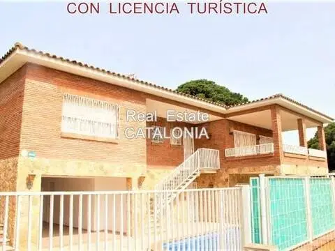 Chalet en Canyelles-La Montgoda