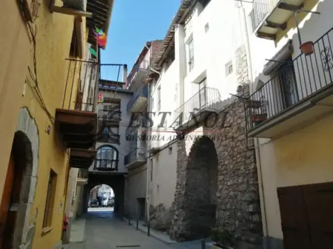 Chalet en Organyà