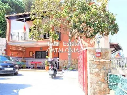 Chalet en Canyelles-La Montgoda