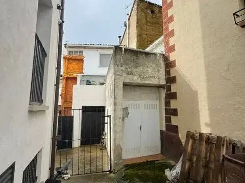 Casa adosada en calle Mayor