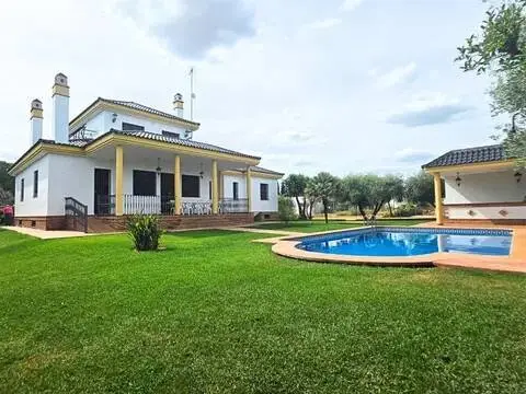 Chalet en Mairena del Alcor