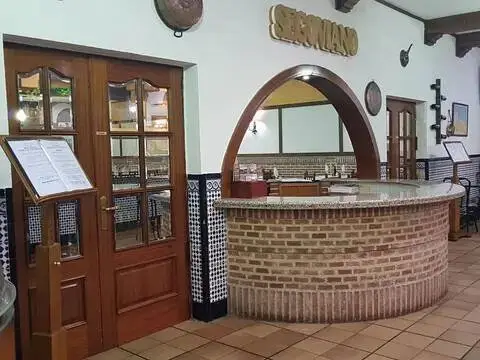 Local comercial en Avenida de la Cruz
