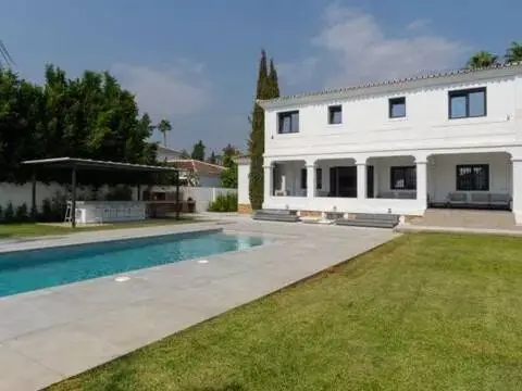 Chalet en Los Naranjos-Las Brisas