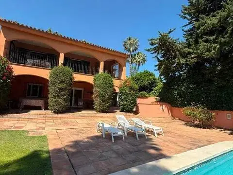 Chalet en Núcleo