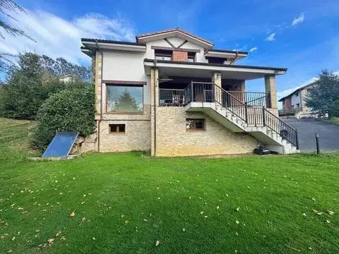 Chalet en Ceceño