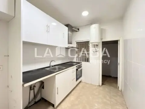 Piso en La Salut-Lloreda-Sistrells