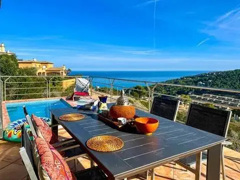 Chalet en Carrer d'Alexandre de Riquer in Begur · Begur