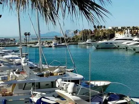 Piso en calle Puerto Deportivo No Number