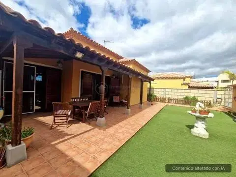 Chalet en Guargacho-Guaza-Cho