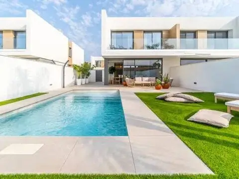 Casa en Carrer d'Edmund Halley