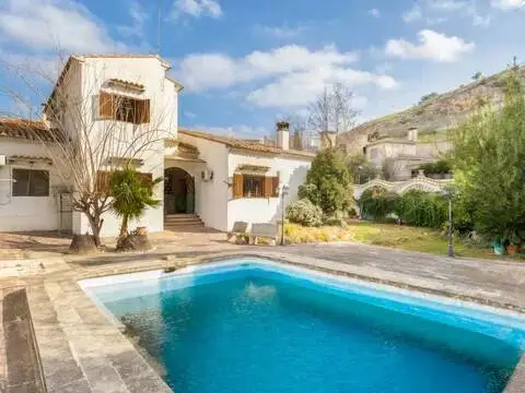 Chalet en Avinguda de les Alcusses