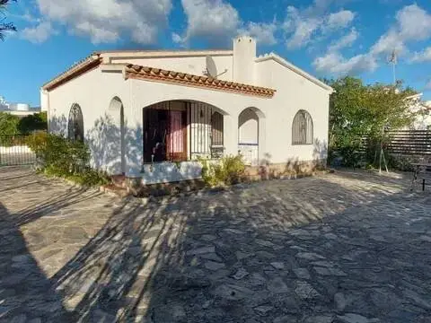Apartment in Roses