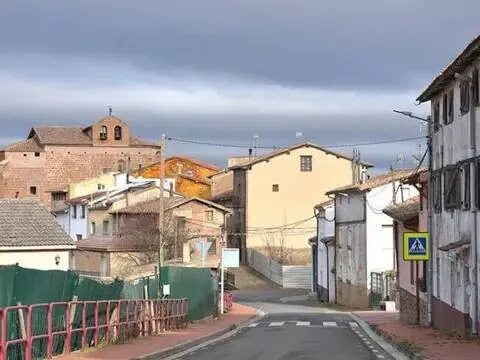 Casa adosada en Hornos de Moncalvillo