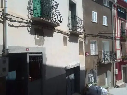 Casa adosada en calle Mayor, 4