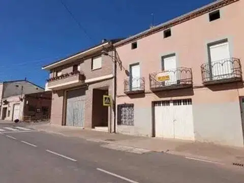 Casa adosada en calle de San Mamés