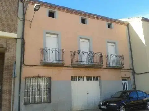 Casa adosada en calle de San Mamés