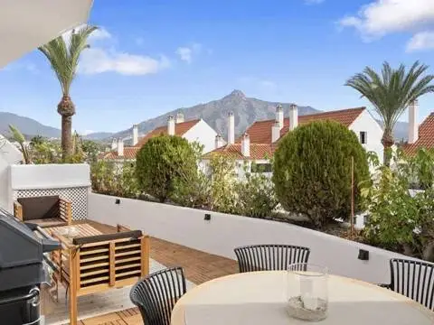 Piso en Nueva Andalucía-Centro