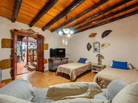 Casa adosada en calle de la Escuela