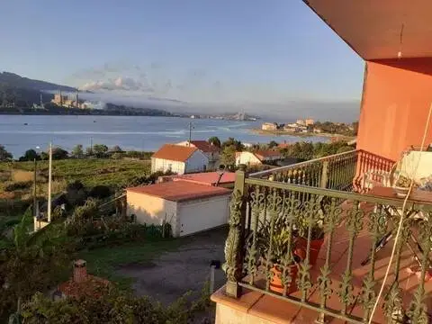 Edificio en A Freixa (San Xoan de Poio)