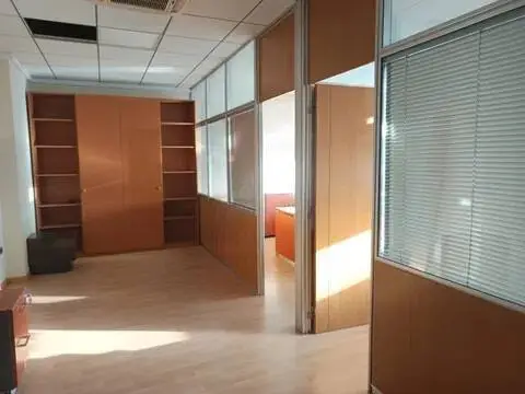 Oficina en Poio (San Salvador)
