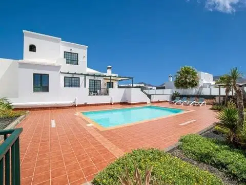 Chalet pareado en calle Las Correderas