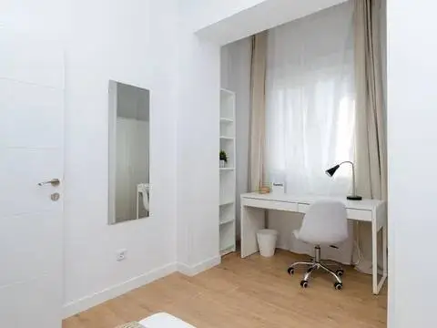 Habitación en calle de Escosura