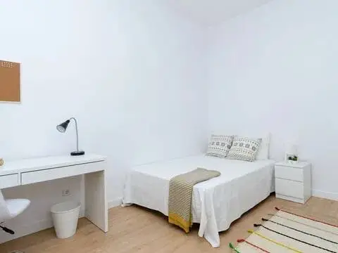 Habitación en calle de Escosura