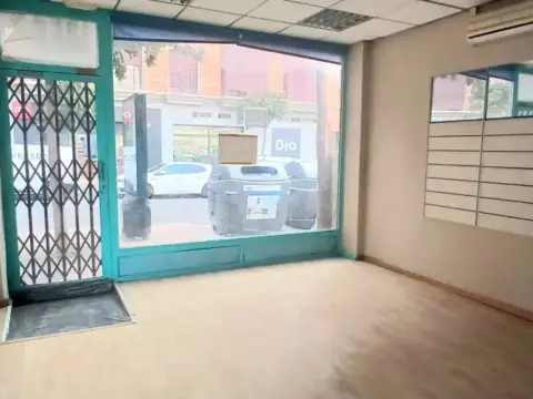 Local comercial en Avenida de Pablo Iglesias