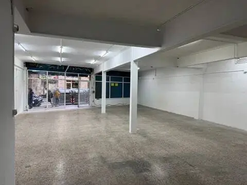 Local comercial en Carrer de l'Olivera