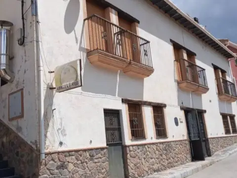 Edificio en calle Agregado Las Juntas, 26