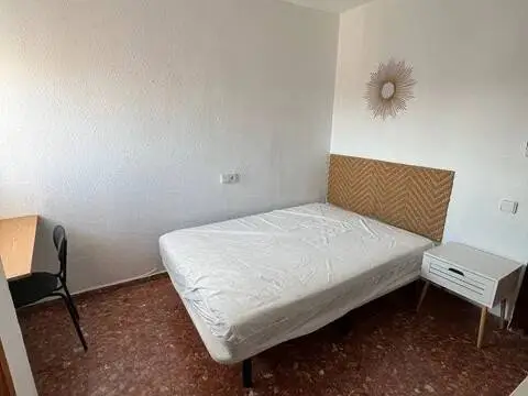 Habitación en Avenida de Gaspar Aguilar