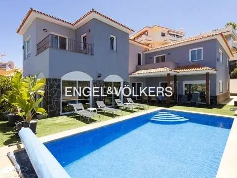Chalet in Icod El Alto