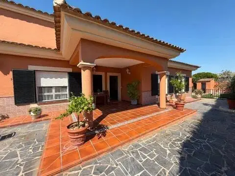 Chalet en Urbanización Lomas