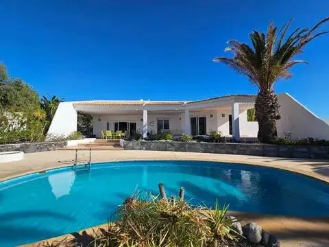 Chalet en Callao Salvaje-Playa Paraíso-Armeñime