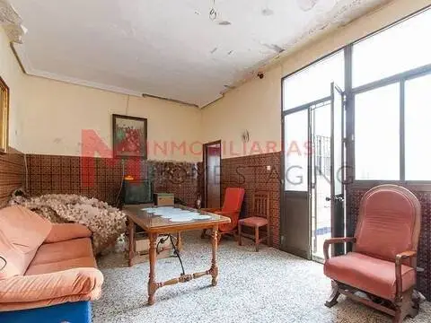 Casa adosada en Centro-Doña Mercedes
