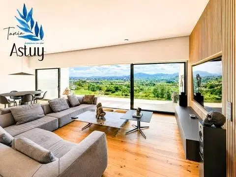 Chalet en Barrio de Igollo Canteras
